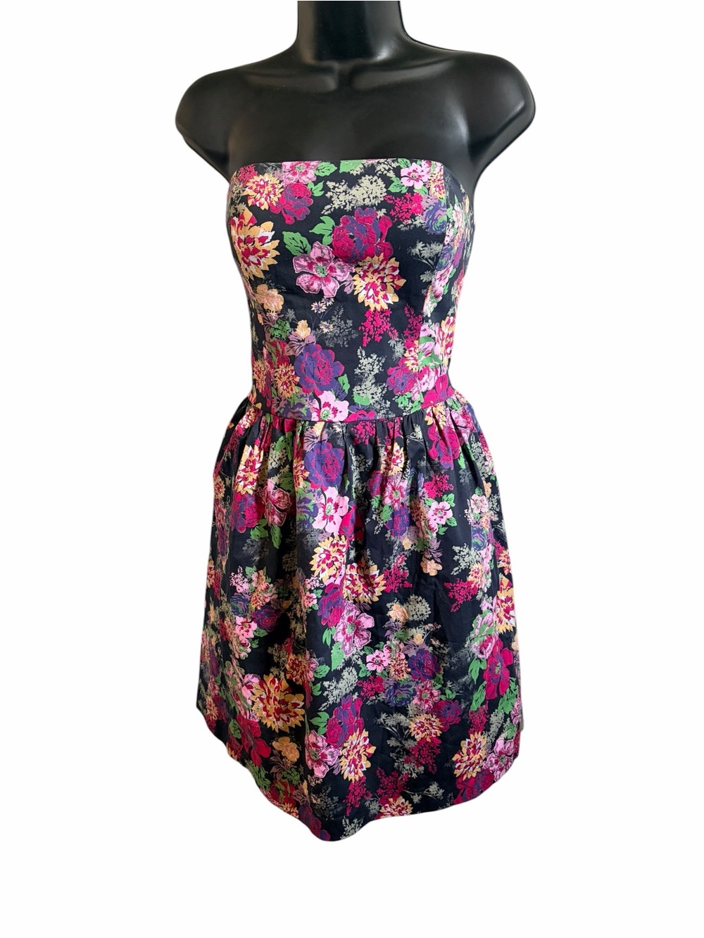 Brazilian Le Lis Blanc Strapless Floral Fit & Flare Mini Dress Pockets Sz Small